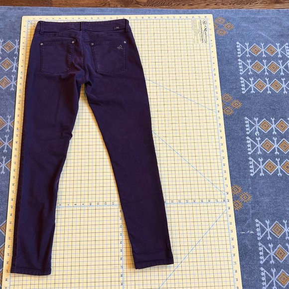 DL1961 Emma Legging Stretch Jeans in Geode color. Sz 29 - Picture 2 of 8